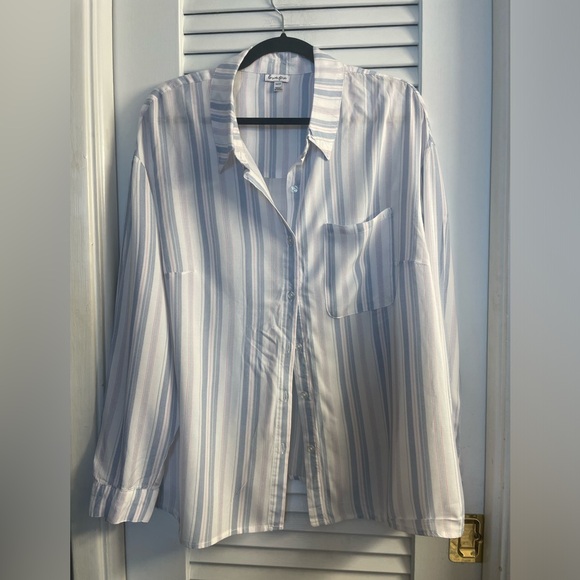 Love, Fire Women’s 1XL/T Shorts & Shirt Set Very Thin & Soft, Like New - Picture 6 of 10